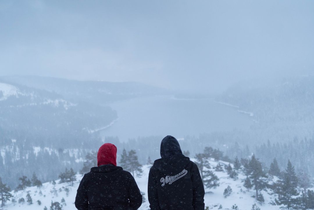 tahoe donner Photo by Wil Stewart on Unsplash